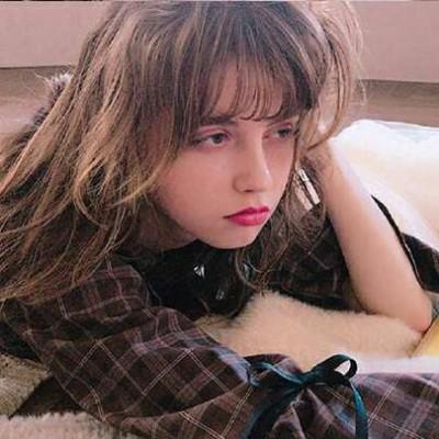 好漂亮！欧美浓颜系美女高冷头像图片