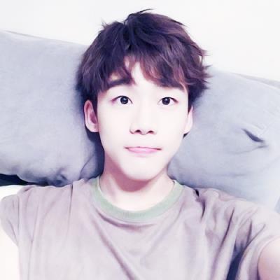 帅气最新男生最新QQ微信头像图片