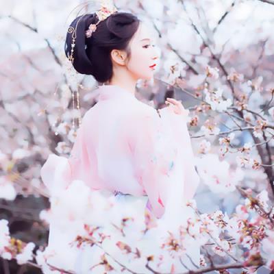 古代富家小家打扮的粉色古装美女古风头像图片
