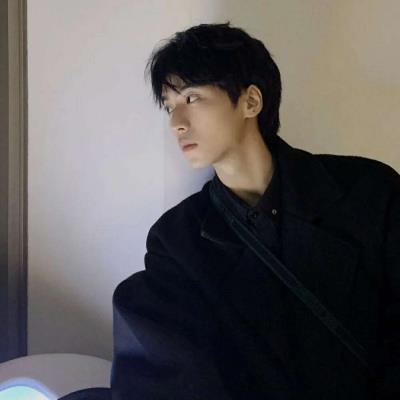 优质高冷帅气的男生头像微信头像图片 万般皆苦你是源头