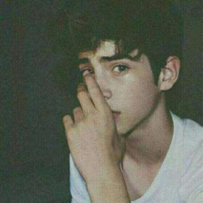 欧美风男生帅气微博高清头像图片