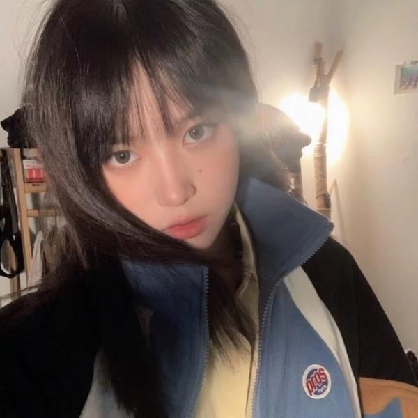 ins个性有范的真人美女小众头像图片