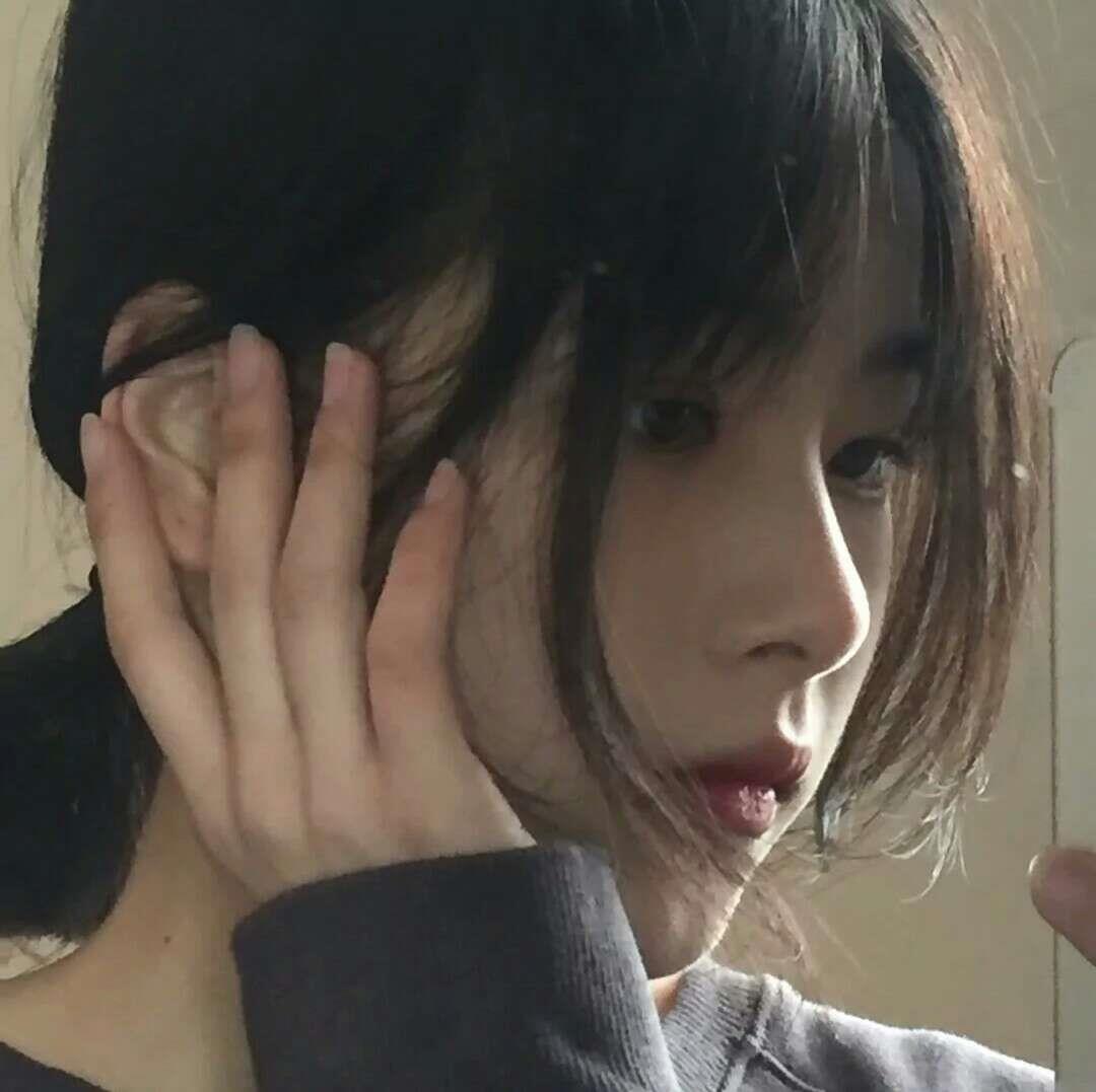 可爱搞怪的漂亮女生真人精选头像图片