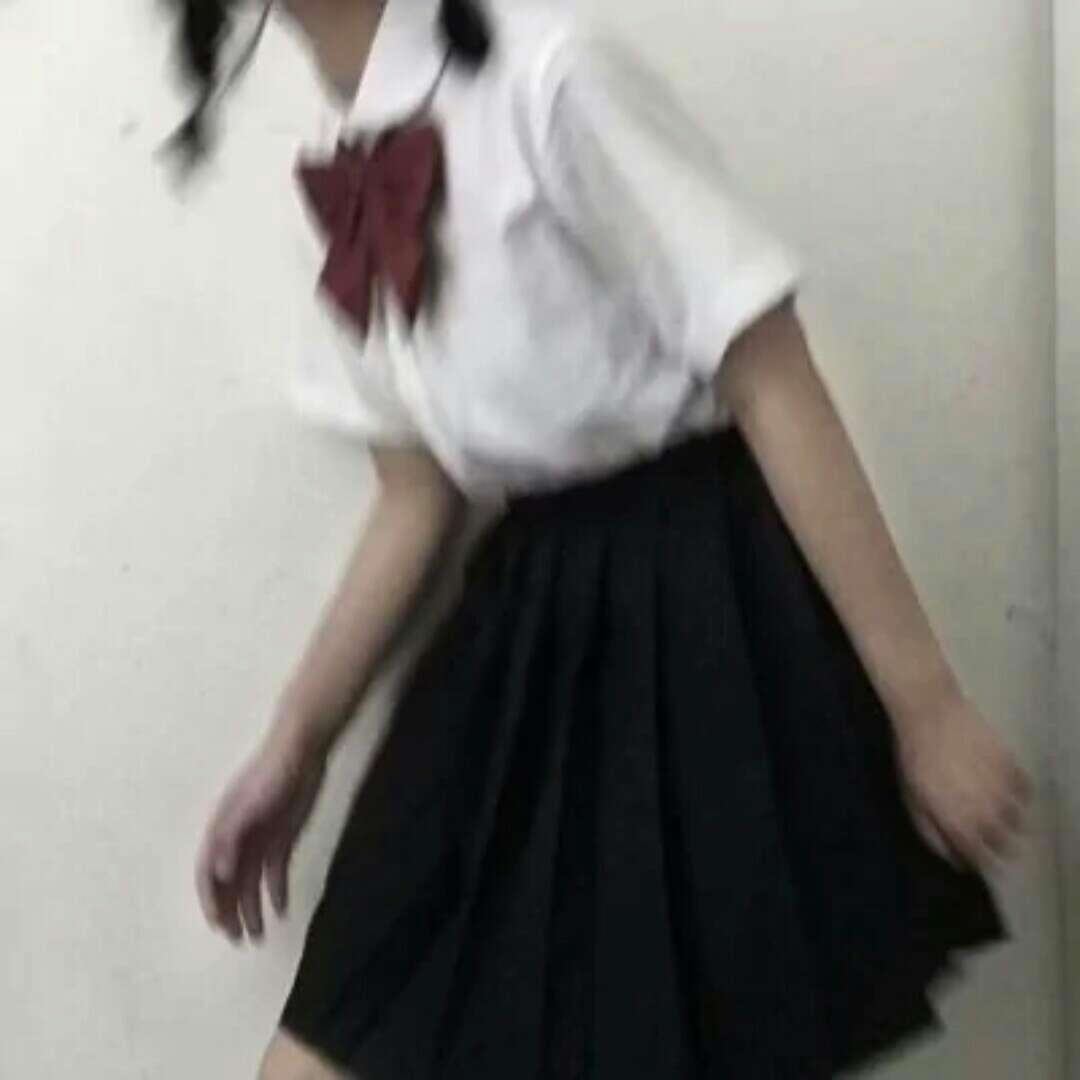 可爱搞怪的漂亮女生真人精选头像图片