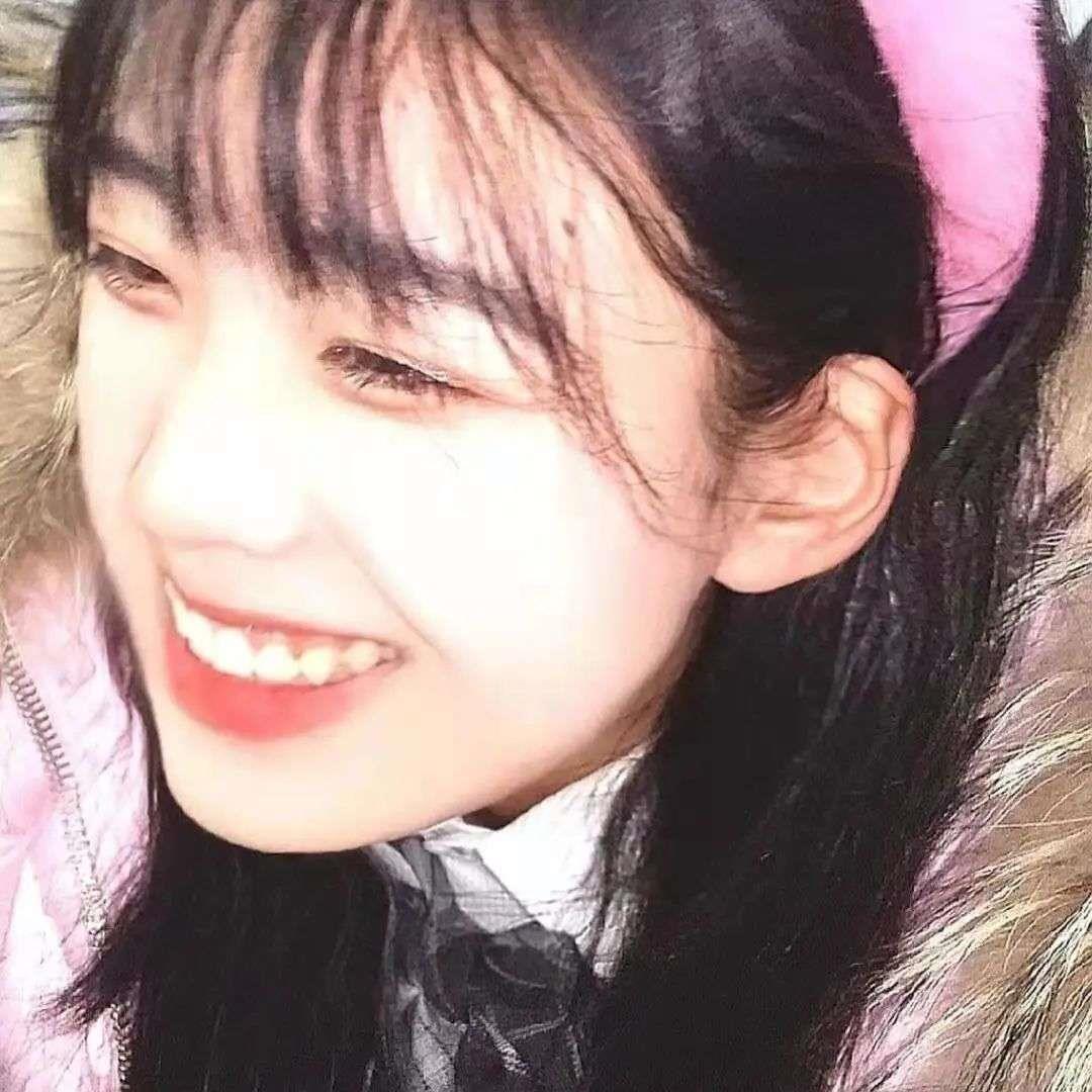 好看的女生冷酷个性微信头像图片