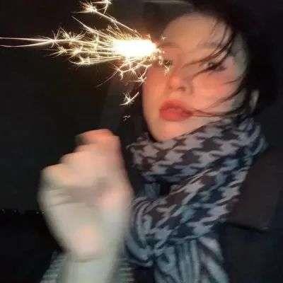 好看的女生冷酷个性微信头像图片