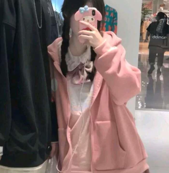 一对情侣的甜蜜秀恩爱日常自拍头像图片