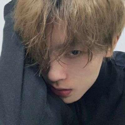 高冷帅气的男生高清微信头像图片