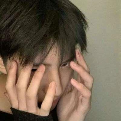 高冷帅气的男生高清微信头像图片