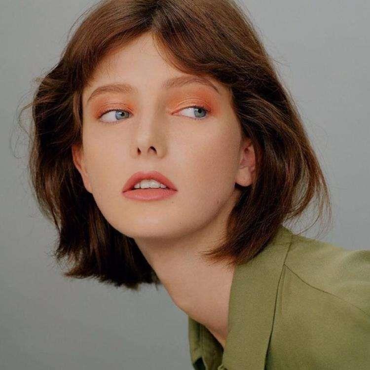 不看后悔的真人美女系列头像图片