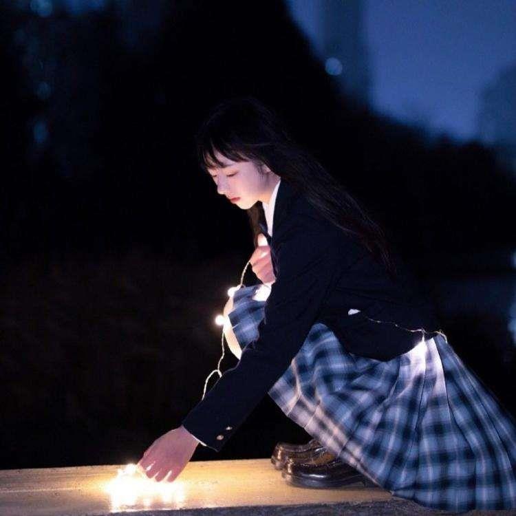 不看后悔的真人美女系列头像图片