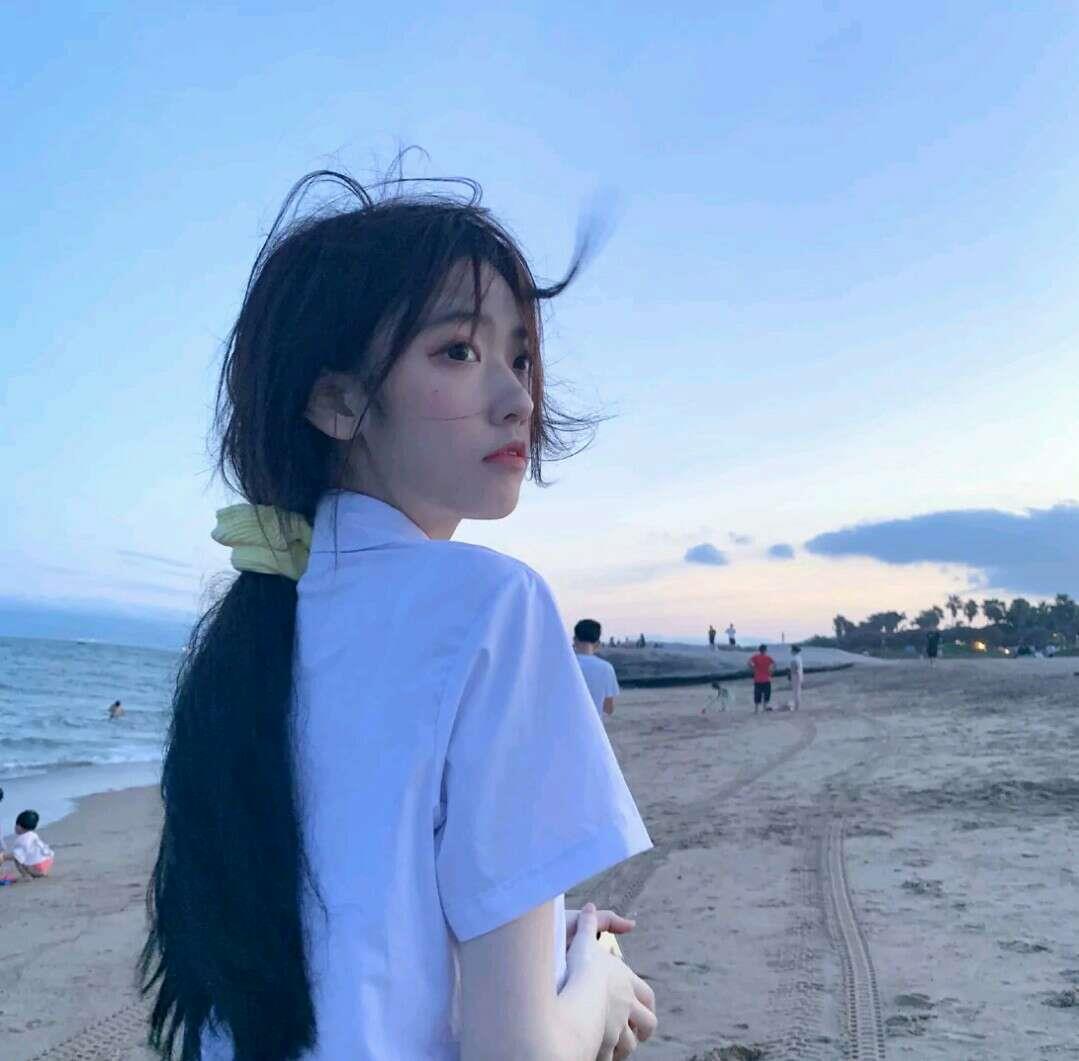 甜美气质高级女生微信头像图片