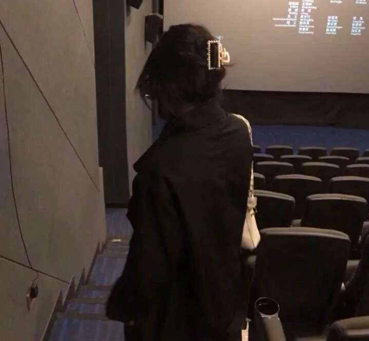 一组不露脸的高级个性qq头像图片