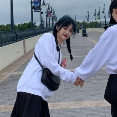 一对两张情侣恩爱自拍_真人情头头像图片