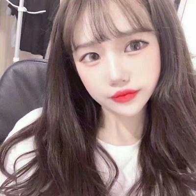 可爱清新小女生好看自拍头像图片