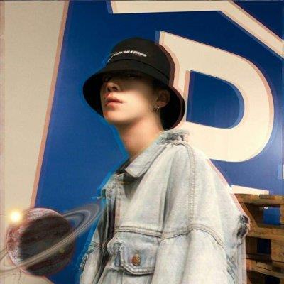 阳光帅气的小奶狗男生微信头像图片