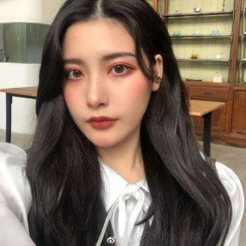 网上很火的漂亮女生好看自拍微信头像图片