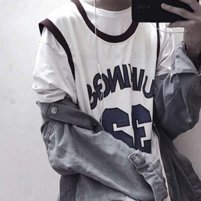超清帅气阳光的球服男生个性头像图片