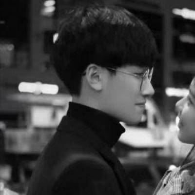 最新情侣黑白系版高冷气质一男一女微信头像图片