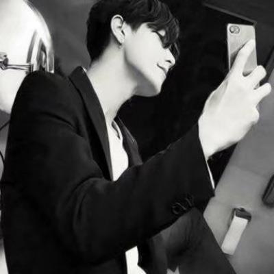 最新情侣黑白系版高冷气质一男一女微信头像图片