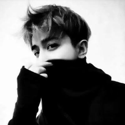 最新情侣黑白系版高冷气质一男一女微信头像图片