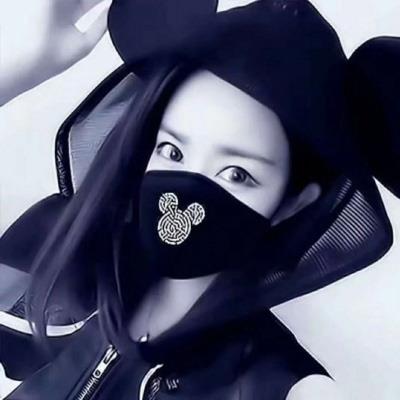 最新情侣黑白系版高冷气质一男一女微信头像图片