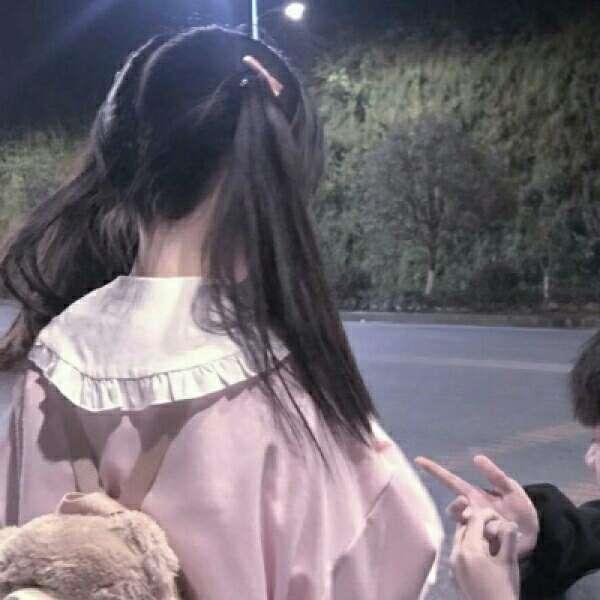 秀恩爱的真人情头_好甜的情侣头像图片