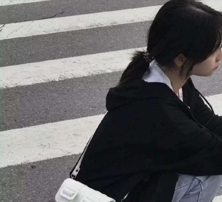 原宿风的甜美笑容女生头像图片