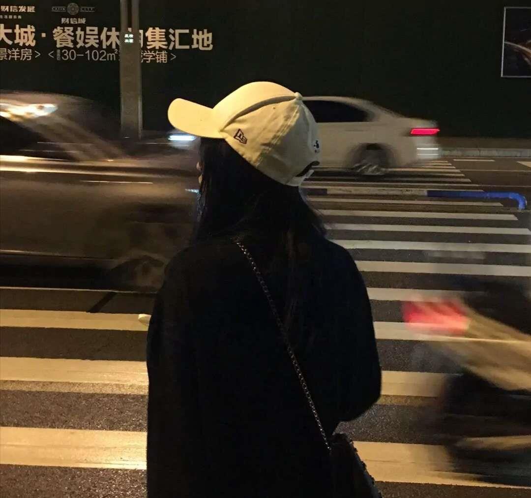 原宿风的甜美笑容女生头像图片