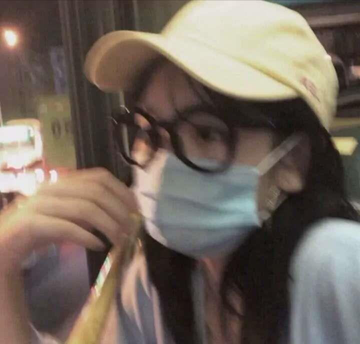 原宿风的甜美笑容女生头像图片