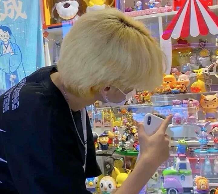 最新清新阳男生高清头像图片