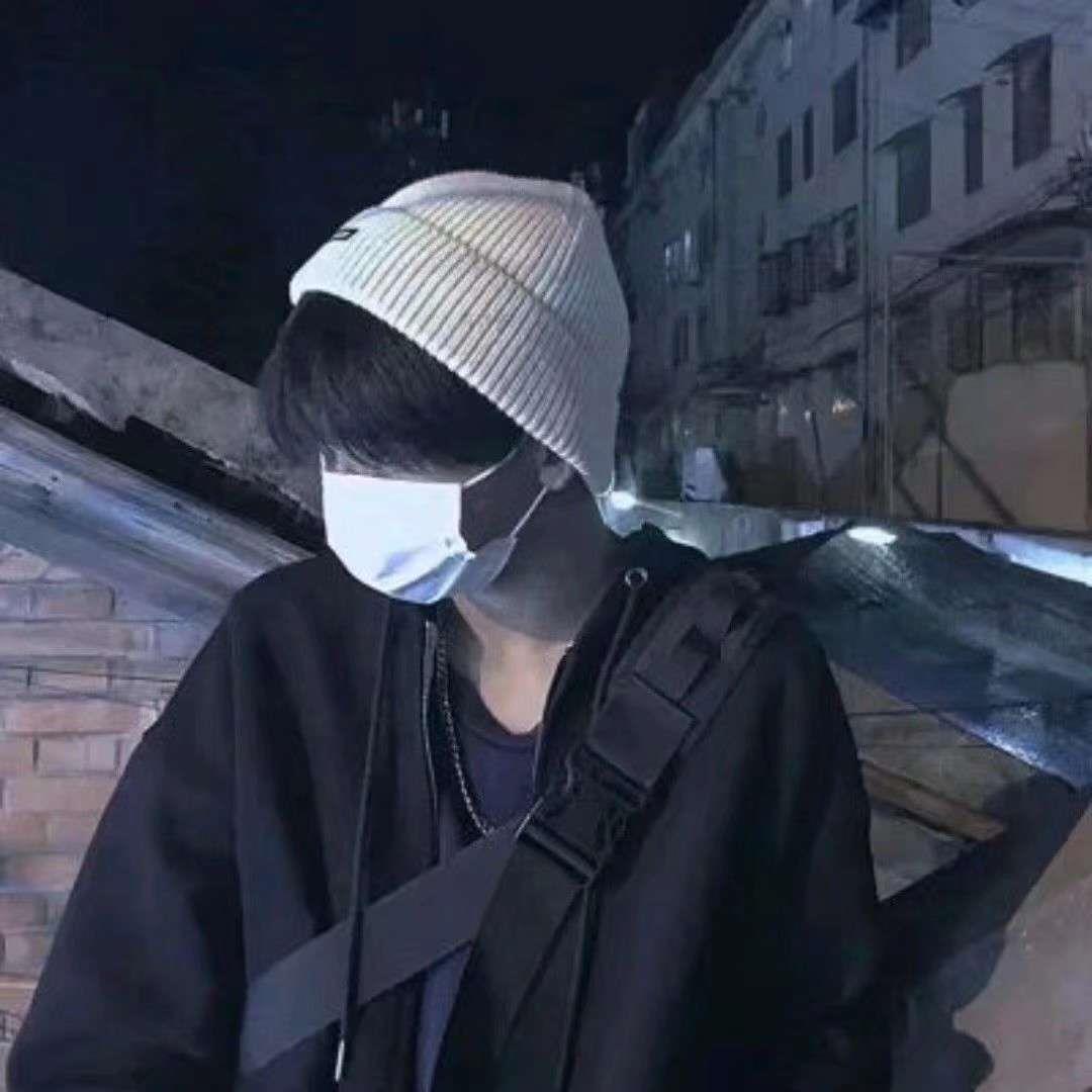 男生气质高冷笑容迷人的微信高清头像图片
