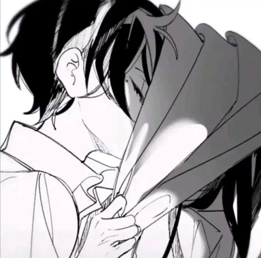 黑白简约动漫超甜情侣接吻头像大全