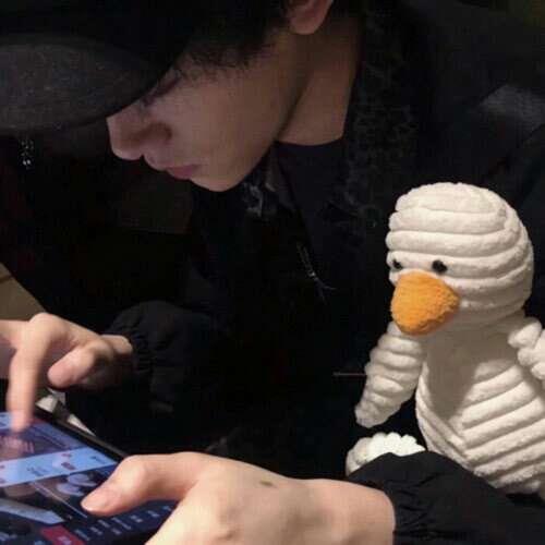 日常帅气加倍的真人男生精选头像图片