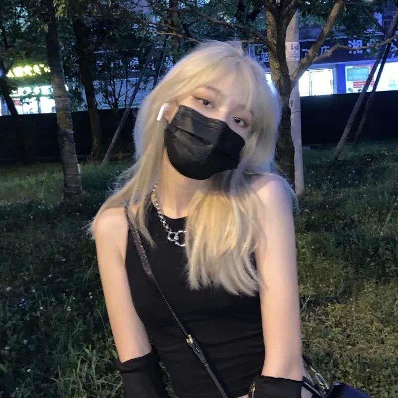 精致好看的时尚高冷女生精选头像图片