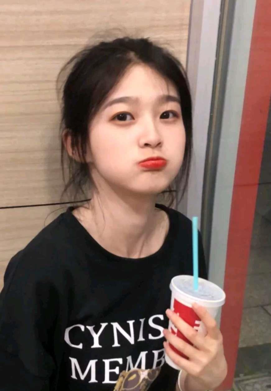 不远万里奔向你的可爱女生真人头像图片