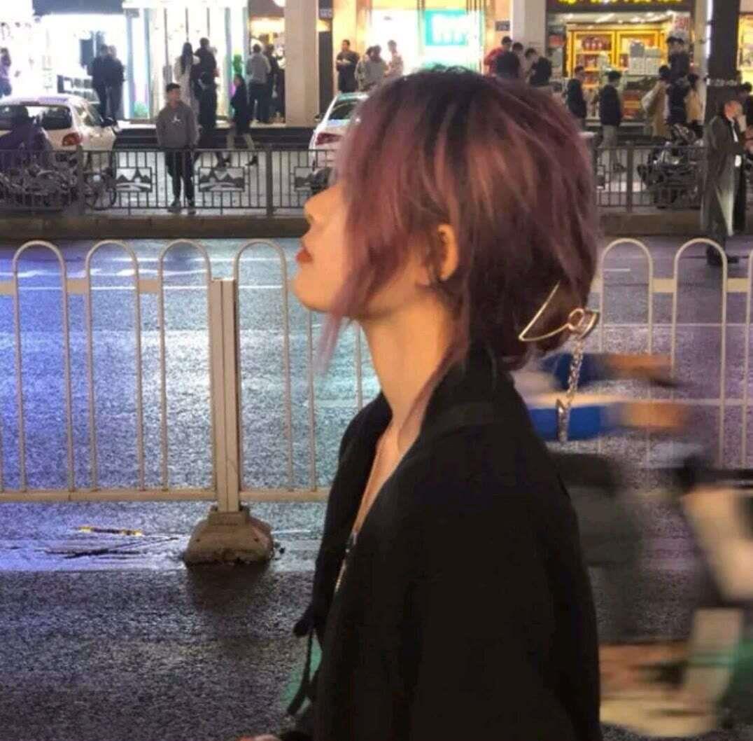 真正的快乐是钱永远够花·高清女生头像