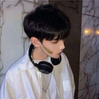 2021清秀帅气的男生高冷拽酷头像图片