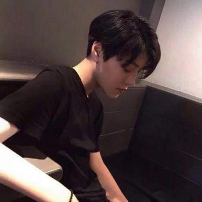 2021清秀帅气的男生高冷拽酷头像图片