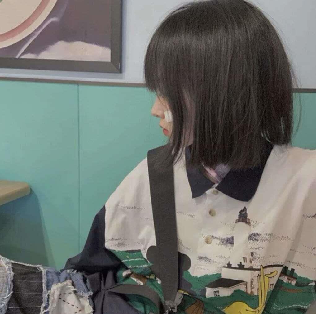 风格迥异漂亮一致的女生ins个性头像图片