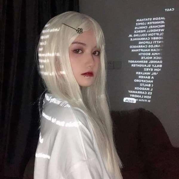 风格迥异漂亮一致的女生ins个性头像图片