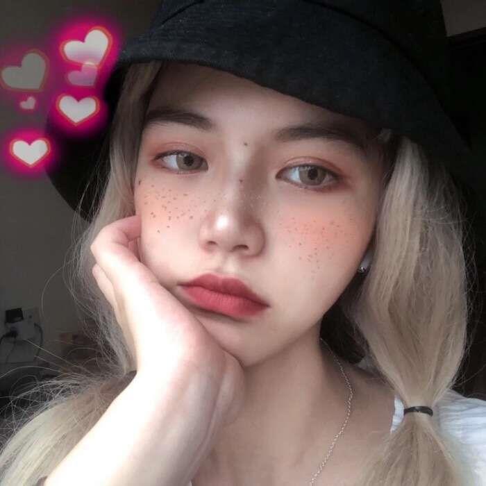 欧美风甜酷女孩精致头像大全