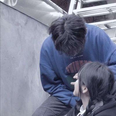 一对两张ins魅力情头_小众情侣真人头像图片