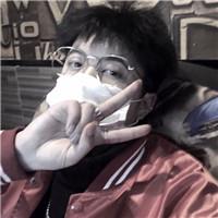 戴眼镜的小哥哥头像·帅气男生精选头像图片