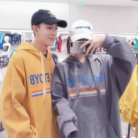 默契的恩爱情头·真人情侣合拍头像图片