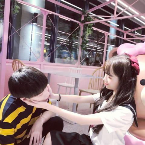 默契的恩爱情头·真人情侣合拍头像图片