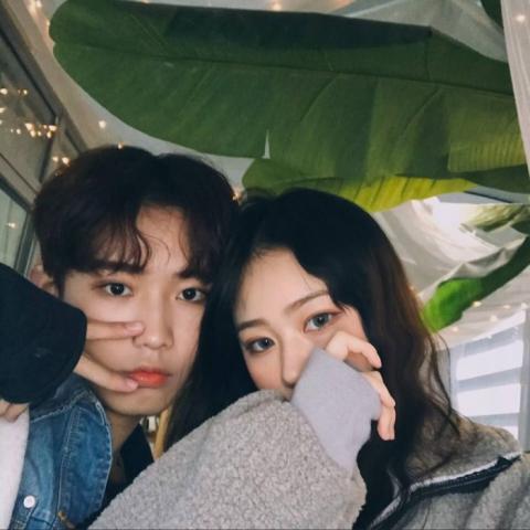 默契的恩爱情头·真人情侣合拍头像图片