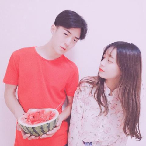 默契的恩爱情头·真人情侣合拍头像图片