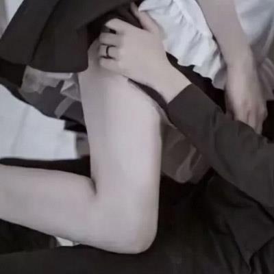 看了脸红心跳的真人情头·动漫情侣很污的头像图片