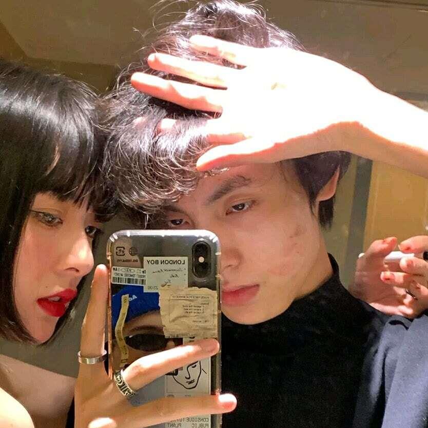 一对两张恩爱情头微博真人情侣头像图片